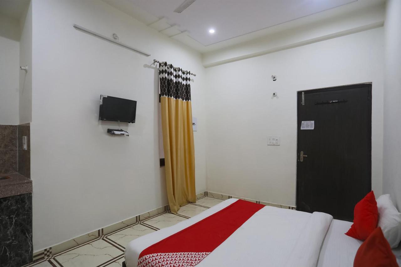 โอโย 15749 พลพิหริธรรม Hotel วรินดาวัน ภายนอก รูปภาพ