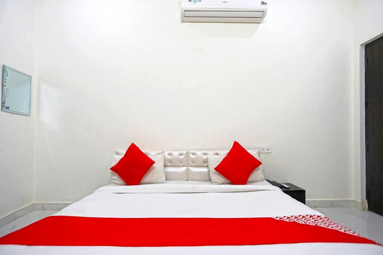 โอโย 15749 พลพิหริธรรม Hotel วรินดาวัน ภายนอก รูปภาพ